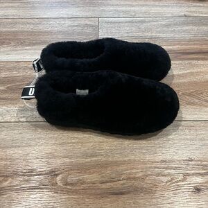 UGGS Classic Cozy Bootie Black Size 9 US NWT